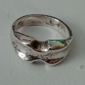 Elegant Silver Ring